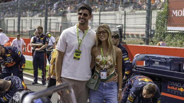 <p>Prominenter Besuch beim Grand Prix: Thibaut Courtois und Ehefrau Mishel Gerzig schauten am Wochenendein Spa vorbei.</p>