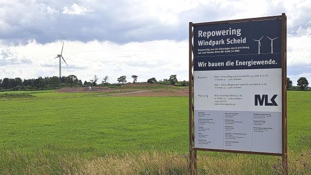 <p>Ende 2025 sollen zwei neue Windkraftanlagen in Scheid (Verbandsgemeinde Vulkaneifel) nahe der deutsch-belgischen Grenze in Betrieb genommen werden. Weitere werden im Rahmen des „Repowering“ des dortigen Windparks folgen.</p>