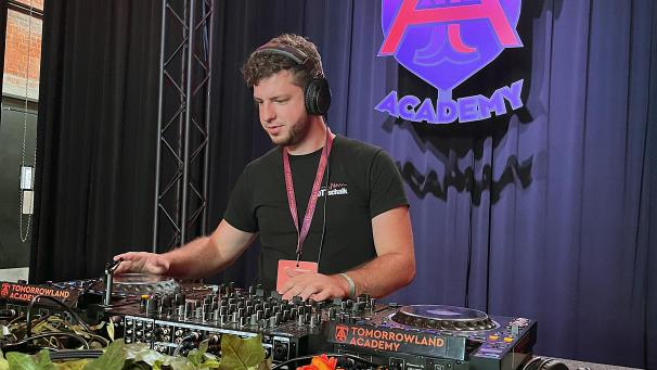 <p>Mit der Teilnahme an der Tomorrowland Academy erfüllte sich Tobias Gottschalk einen Traum und durfte auf einer der offiziellen Bühnen des Festivals auftreten.</p>