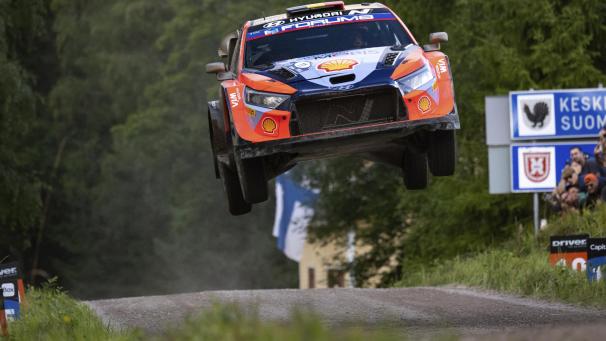 <p>Hoch hinaus: Der WRC-Tross, hier Thierry Neuville, bestreitet in Finnland die schnellste Rallye im WM-Kalender.</p>