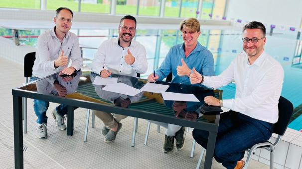 <p>Die Zukunft des Galmeibads ist gesichert: Am Mittwochvormittag unterzeichnete der neue Schwimmbadbetreiber Promosport einen Betriebsführungsvertrag mit der Autonomen Gemeinderegie Galmei (AGR).</p>