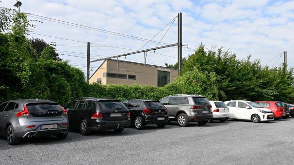 <p>Der Parkplatz am Bahnhof wird komplett neu gestaltet.</p>