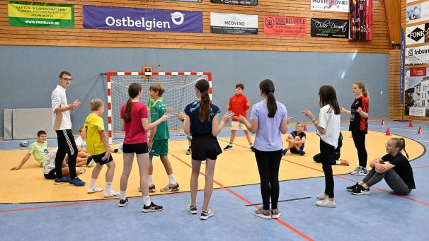 <p>Das Eupener Sportlager bietet ein vielseitiges Programm für Kinder und Jugendliche. Neben klassischen Sportarten stehen auch besondere Aktivitäten auf dem Programm.</p>