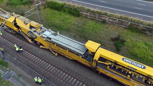 <p>Infrabel erneuert das Gleisbett der Hochgeschwindigkeitslinie Löwen–Lüttich.</p>