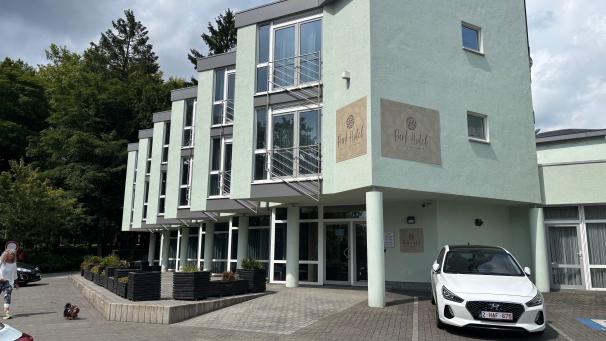 <p>Die Zukunft des Kelmiser Parkhotels bleibt vorerst ungewiss.</p>