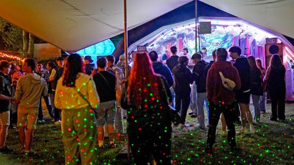 <p>Fans der Elektromusik kommen bei drei Stages voll auf ihre Kosten.</p>