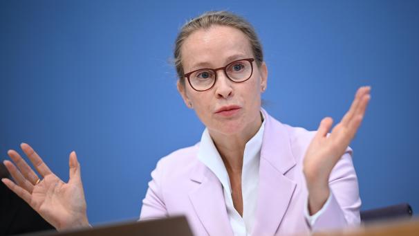 <p>Frauke Brosius-Gersdorf, Juristin stellt den Abschlussbericht der Kommission zur reproduktiven Selbstbestimmung und Fortpflanzungsmedizin vor.</p>