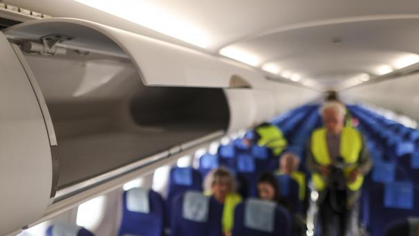 <p>Airlines wollen Gepäckfächer nicht verschenken.</p>
