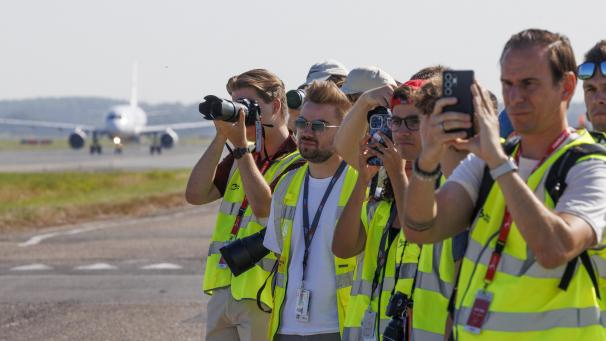 <p>Beim Spotters’ Day am Flughafen Brüssel-National können Luftfahrtfans Starts und Landungen aus nächster Nähe fotografieren.</p>