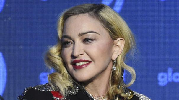 <p>US-Pop-Star Madonna lacht bei der Verleihung der 30. GLAAD Media Awards in New York.</p>