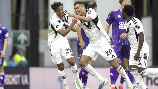 <p>Bei seinem Startelfdebüt brachte Logan Delaurier-Chaubet (l.) die AS Eupen in Führung.</p>