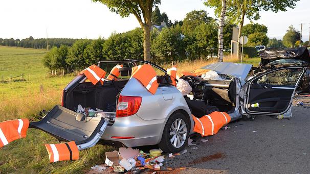 <p>Die Verletzten mussten aus dem Fahrzeug befreit werden.</p>