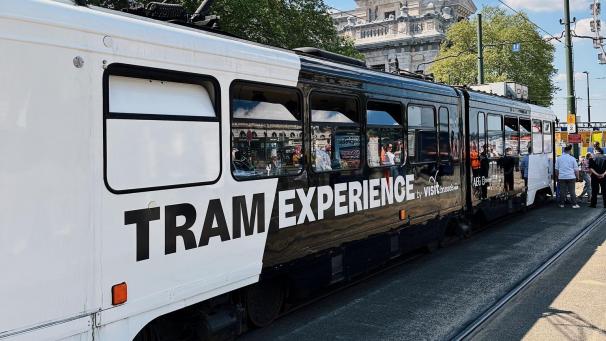 <p>Haute Cuisine auf Rädern: Gourmet-Straßenbahn fährt wieder durch Brüssel.</p>