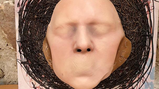 <p>Die Ausstellung bietet eine Mischung aus Acryl- und Mixed-Media-Gemälden sowie Streetart-Collagen von Frauke Horn.</p>