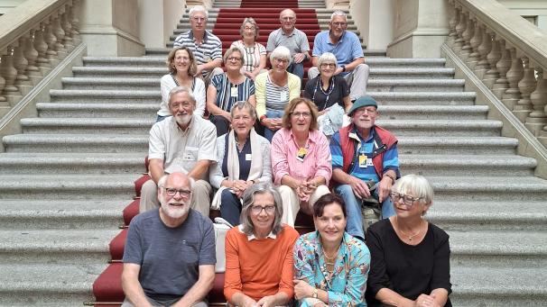 <p>Die Akademie 50+ der Volkshochschule unternahm eine Studienreise nach Berlin zum Thema „Demokratie unter Druck“.</p>