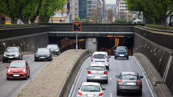 <p>Im EU-Vergleich sitzen belgische Pendler am längsten im Auto, Zug oder Bus – durchschnittlich 57 Minuten pro Tag.</p>