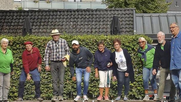 <p>Auf der Anlage mit vier großen Bahnen kamen fast alle Vereinsmitglieder zusammen.</p>
