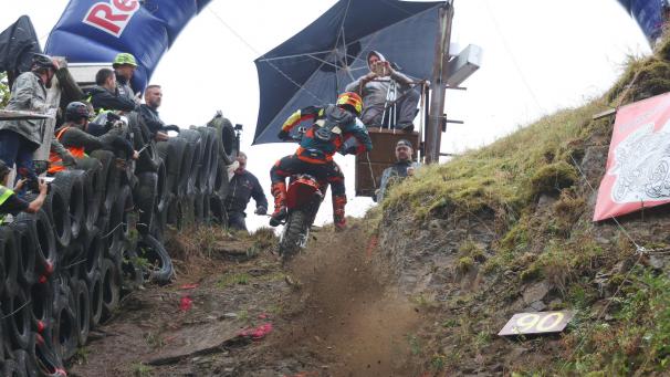<p>Hill Climbing in Andler: Zac Alsop schaffte es bis auf 100,4 Meter.</p>