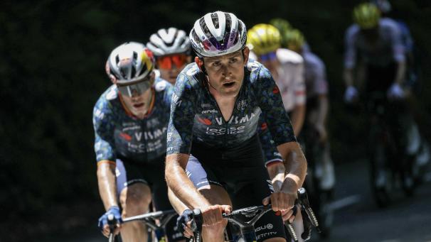 <p>Tiesj Benoot (rechts) agierte bei Visma-Lease a bike allzu oft als Helfer für Wout van Aert (links) und Jonas Vingegaard.</p>