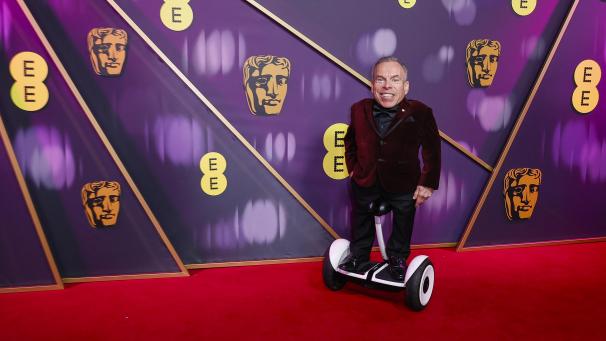 <p>Warwick Davis kommt zur 78. Verleihung der Bafta Film Awards in der Royal Festival Hall.</p>