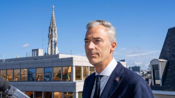 <p>Yves Veroustraete über den Dächern von Brüssel</p>