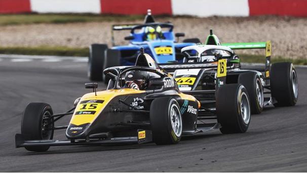<p>Formel4-Sieg mit 15 Jahren: Dries Van Langendonck.</p>