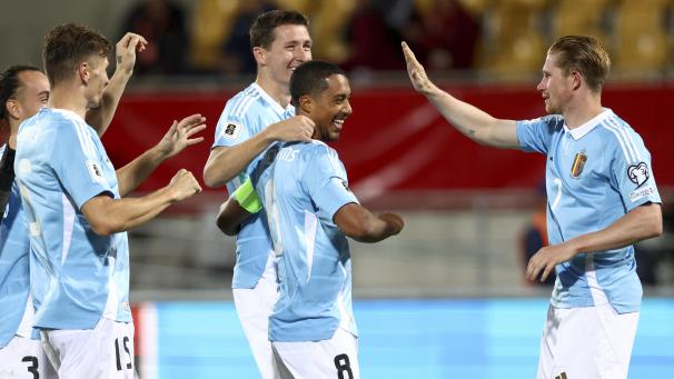 <p>Die Kapitänsbinde steht ihm: Per Traumvolley und Elfmeter führte Youri Tielemans die Teufel zum Sieg in Liechtenstein.</p>