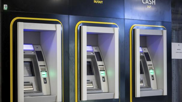<p>Batopin-Geldautomaten sorgen in Ostbelgien weiterhin für Diskussionen – trotz neuer Standorte klagen Bürger über Barrieren und technische Probleme.</p>