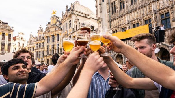 <p>Rekordbesuch auf dem Grand-Place: Belgian Beer Weekend boomt.</p>