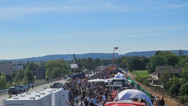 <p>Beim „Open Bridge Day“ herrschte äußerst viel Besucherverkehr.</p>