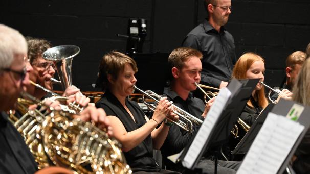 <p>Die Alterspanne der Musiker reichte von 16 bis 70 Jahren.</p>