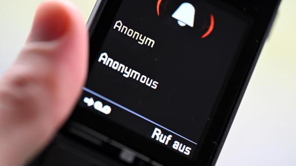 <p>Falscher CardStop-Anruf: Polizei warnt vor Betrugsmasche.</p>