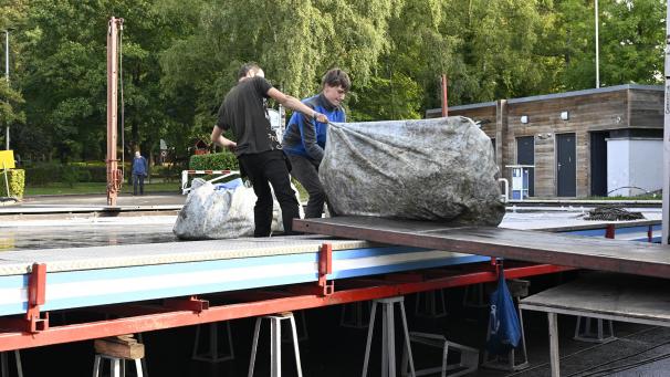 <p>Am Donnerstagmittag sind die Vorbereitungen der Aussteller im vollen Gange.</p>