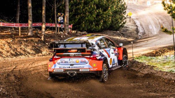 <p>Thierry Neuville (Hyundai) am Donnerstag beim Shakedown in Chile</p>