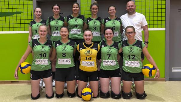 <p>„Nach der tollen Saison gilt es vor allem, den Ball flach zu halten und so schnell wie möglich den Klassenerhalt zu sichern“, dämpft Trainer Capitaine mögliche zu hohe Erwartungen in die N3-Damenmannschaft des VBC Lommersweiler.</p>
