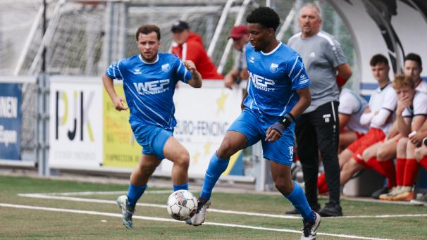 <p>Dank Pascal Nzuzi (am Ball) behielt der FC Eupen alle drei Punkte zu Hause.</p>
