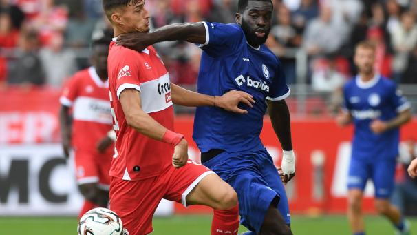 <p>Nach der roten Karte blieb die Partie zwischen Antwerp und AA Gent umkämpft.</p>