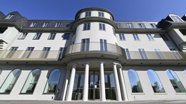 <p>Blick auf das Parlament der DG</p>
