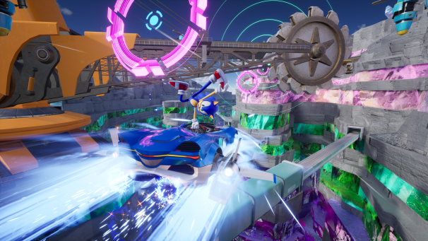 <p>Segas blauer Igel begibt sich in „Sonic Racing: Crossworlds“ erneut auf ein rasantes Abenteuer. Der Clou: Die zweite von drei Runden wird auf einer anderen Strecke gefahren.</p>