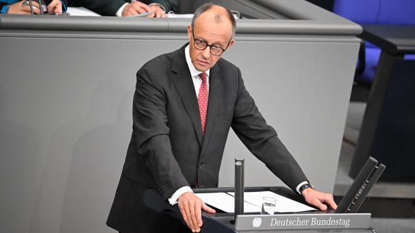 <p>Friedrich Merz (CDU) spricht während der Generaldebatte zum Haushalt 2025 im Bundestag.</p>