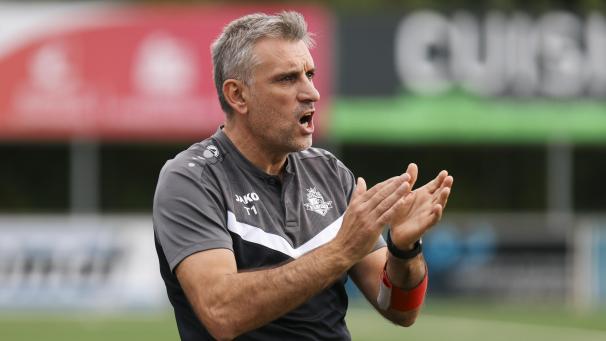 <p>Applaus von draußen: Die St.Vither von Trainer Sélahattin Deniz übernachten in der P2C auf Rang eins.</p>