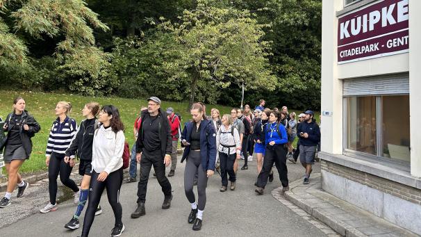 <p>4.200 Menschen setzenin Gentein Zeichen der Solidarität.</p>