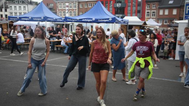 <p>Auf dem Werthplatz wurde am Samstag auch das Tanzbein geschwungen.</p>
