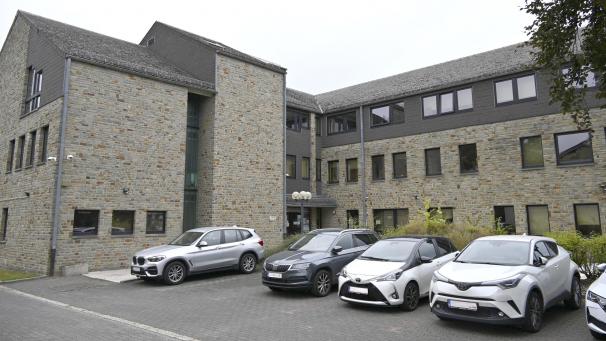 <p>Das Finanzministerium in der St.Vither Klosterstraße soll bis Ende 2027 geschlossen werden.</p>