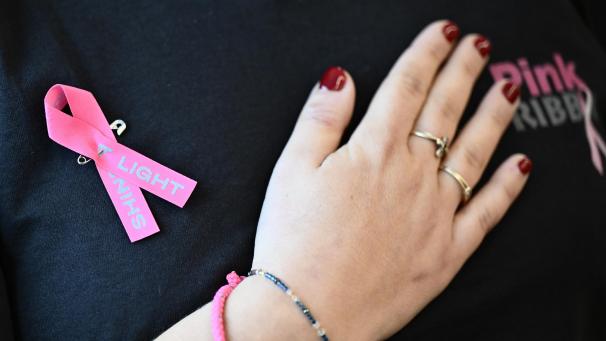 <p>Pink Ribbon startete am Dienstag ihre Kampagne „Shine a light“</p>