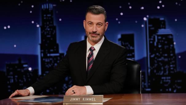 <p>Dieses von Disney veröffentlichte Bild zeigt Jimmy Kimmel bei der Moderation seiner Late Night Show Jimmy Kimmel Live!.</p>