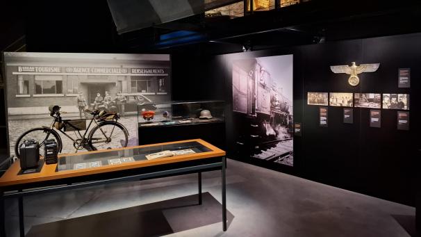 <p>Zwischen Kollaboration und Widerstand: Ein Blick in die neue Ausstellung in Train World.</p>
