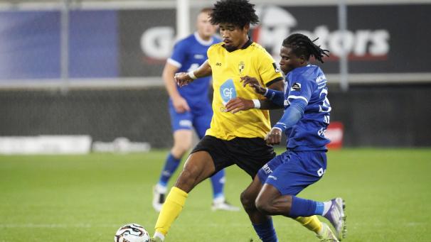 <p>Bryan Adinany von Lierse und Rachid Ayinde Abdoul von Jong Gent</p>