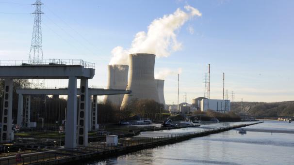 <p>Das Kernkraftwerk von Tihange liegt in Huy, am rechten Ufer der Maas. Am Standort befinden sich 3 Druckwasserreaktoren, sogenannte DWR-Kernreaktoren.</p>