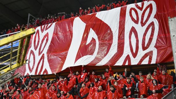 <p>Ein Schnappschuss von einem derletzten Auswärtsspiele mit Supportern der „Rouches“ in Anderlecht: Insgesamt 682 Standard-Fans dürfen am 5. Oktober nach Anderlecht reisen</p>